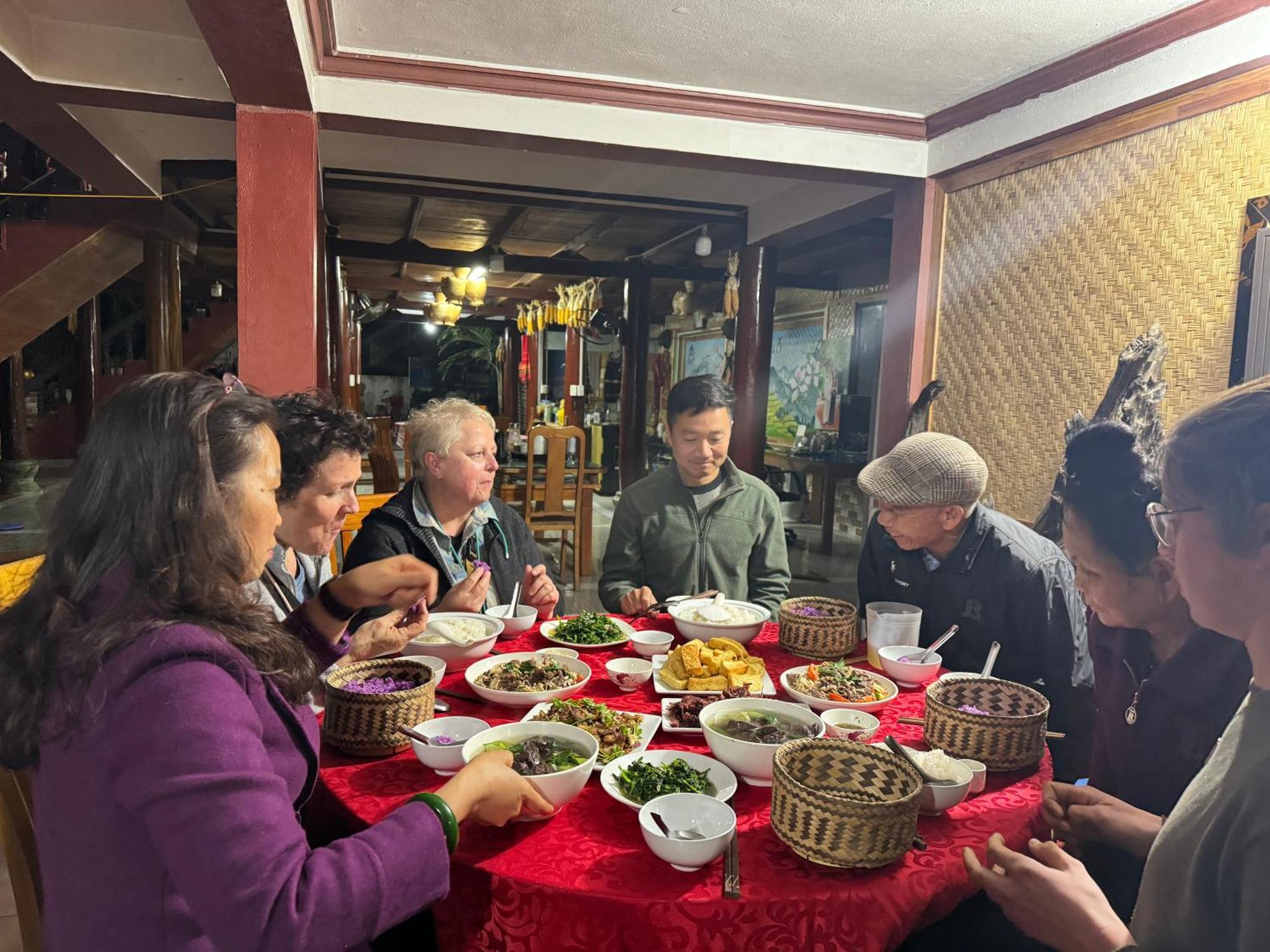Minh Ngoc Homestay Dien Bien Phu Ban Hin Lom المظهر الخارجي الصورة